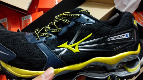 mizuno wave prophecy 2 preto c/ amarelo